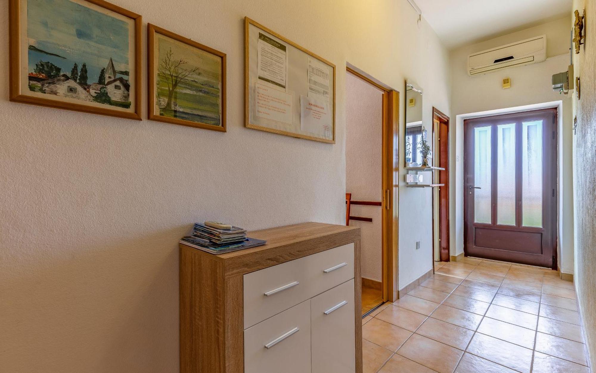 Apartments With A Parking Space Banjole, Pula - 7036 Apartment *